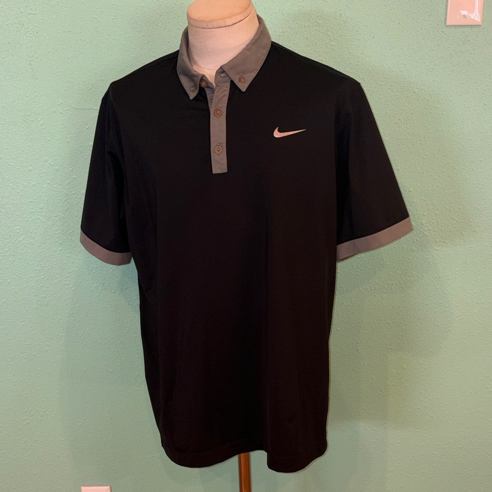 Nike Golf Tour performance Men's Polo in Black with Gray Details.  Large.